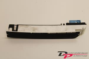 Gebruikte Display Interieur Citroen C4 Picasso (UD/UE/UF) 1.8 16V Prijs € 7,20 Margeregeling aangeboden door DP Auto-onderdelen & Demontage