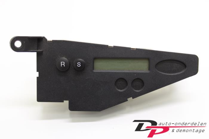 Gebruikte Display Interieur Ford Focus 1 1.6 16V Prijs € 8,10 Margeregeling aangeboden door DP Auto-onderdelen & Demontage