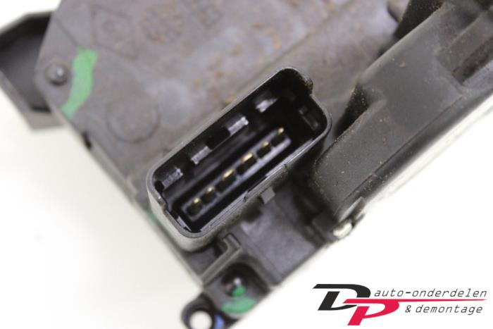 Deurslot Mechaniek 4Deurs rechts-achter van een Renault Grand Scénic III (JZ) 1.4 16V TCe 130 2010