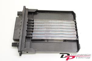 Gebruikte Kachel Verwarmingselement Landrover Range Rover Evoque (LVJ/LVS) 2.2 SD4 16V Coupe Prijs € 27,20 Margeregeling aangeboden door DP Auto-onderdelen & Demontage