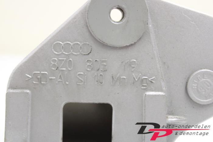 Frontbalk van een Audi A2 (8Z0) 1.2 TDI 2001