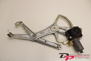 Gebruikte Raammechaniek 4Deurs rechts-voor Mercedes ML I (163) 350 3.7 V6 18V Prijs € 24,65 Margeregeling aangeboden door DP Auto-onderdelen & Demontage