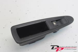 Gebruikte Schakelaar Elektrisch Raam Citroen C4 Berline (LC) 1.6 16V VTi 120 Prijs € 6,80 Margeregeling aangeboden door DP Auto-onderdelen & Demontage