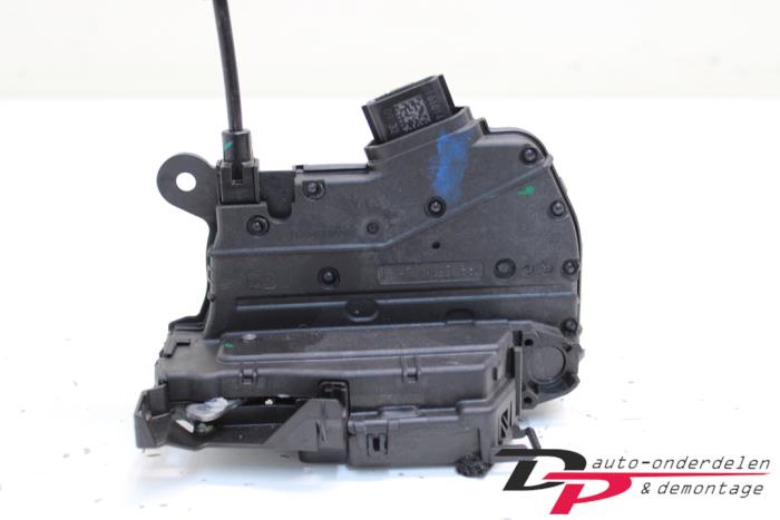 Deurslot Mechaniek 4Deurs links-achter van een Smart Forfour (453) 1.0 12V 2015