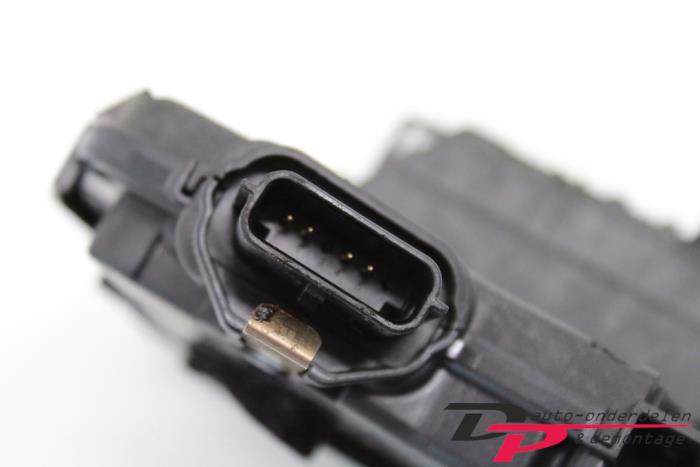 Deurslot Mechaniek 4Deurs links-achter van een Smart Forfour (453) 1.0 12V 2015