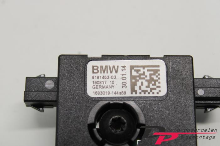 Antenne Versterker van een BMW 1 serie (F20) 114d 1.6 16V 2014