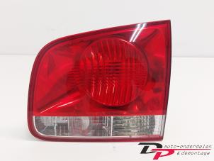 Gebruikte Achterlicht rechts Volkswagen Touareg (7LA/7L6) 3.2 V6 24V Prijs € 19,00 Margeregeling aangeboden door DP Auto-onderdelen & Demontage