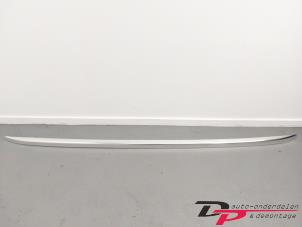 Gebruikte Dakrail links Audi Q7 (4LB) 3.0 TDI V6 24V Prijs € 32,50 Margeregeling aangeboden door DP Auto-onderdelen & Demontage