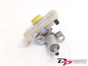 Gebruikte Hoofdremcilinder Audi A4 Avant Quattro (B6) 3.0 V6 30V Prijs € 20,00 Margeregeling aangeboden door DP Auto-onderdelen & Demontage