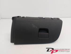 Gebruikte Dashboardkastje Opel Adam 1.4 16V Prijs € 18,00 Margeregeling aangeboden door DP Auto-onderdelen & Demontage