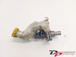 Gebruikte Hoofdremcilinder Ford Fiesta 5 (JD/JH) 1.3 Prijs € 13,00 Margeregeling aangeboden door DP Auto-onderdelen & Demontage