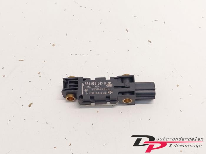 Gebruikte Airbag Sensor Audi A4 Avant (B7) 1.9 TDI Prijs € 9,00 Margeregeling aangeboden door DP Auto-onderdelen & Demontage