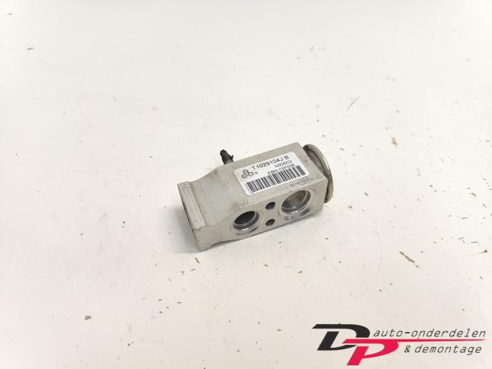 Gebruikte Airco expansieklep Peugeot 108 1.0 12V Prijs € 20,00 Margeregeling aangeboden door DP Auto-onderdelen & Demontage