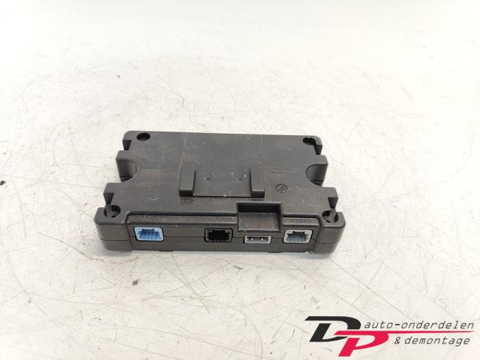 Gebruikte Radio module Renault Megane III Coupe (DZ) 1.4 16V TCe 130 Prijs € 20,00 Margeregeling aangeboden door DP Auto-onderdelen & Demontage