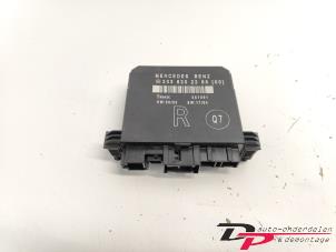 Gebruikte Deur module Mercedes C (W203) 1.8 C-180K 16V Prijs € 14,00 Margeregeling aangeboden door DP Auto-onderdelen & Demontage
