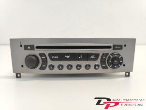 Gebruikte Radio CD Speler Peugeot 308 (4A/C) 1.6 VTI 16V Prijs € 30,00 Margeregeling aangeboden door DP Auto-onderdelen & Demontage