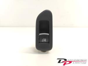 Gebruikte Raam schakelaar elektrisch Volkswagen Golf VI (5K1) 2.0 GTD 16V Prijs € 5,00 Margeregeling aangeboden door DP Auto-onderdelen & Demontage
