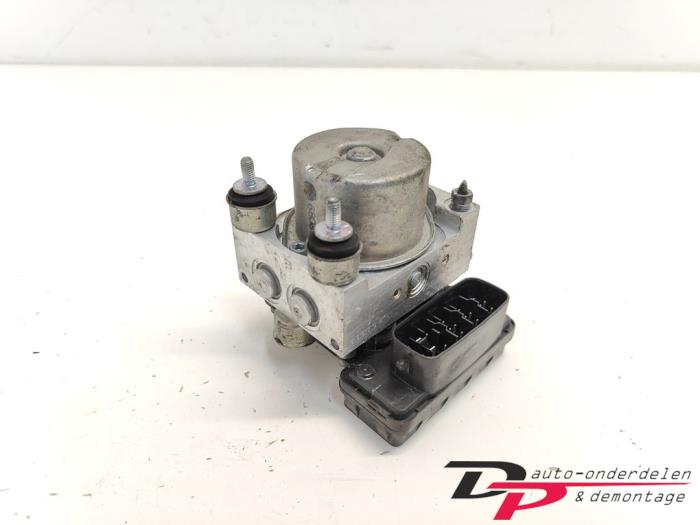Gebruikte ABS Pomp Daihatsu Cuore (L251/271/276) 1.0 12V DVVT Prijs € 25,00 Margeregeling aangeboden door DP Auto-onderdelen & Demontage