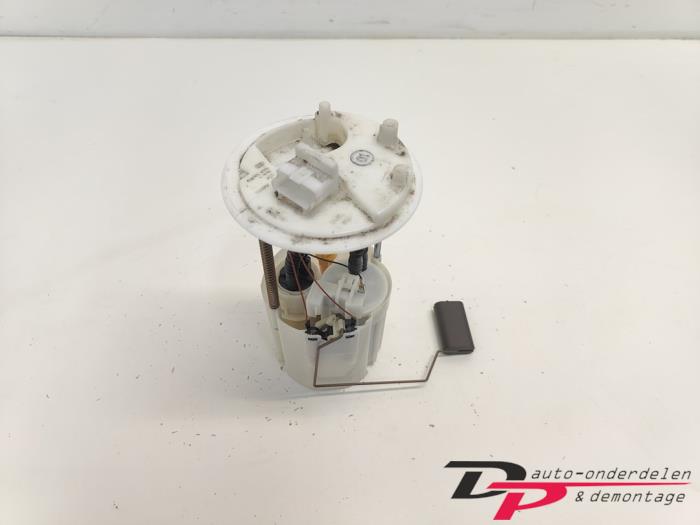 Gebruikte Tank element Pomp Fiat Stilo (192A/B) 1.8 16V Prijs € 20,00 Margeregeling aangeboden door DP Auto-onderdelen & Demontage