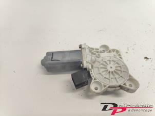 Gebruikte Motor electrisch raam Mercedes C Sportcoupé (C203) 1.8 C-200K 16V Prijs € 12,00 Margeregeling aangeboden door DP Auto-onderdelen & Demontage