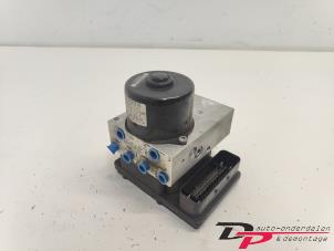 Gebruikte ABS Pomp Mercedes C Sportcoupé (C203) 1.8 C-200K 16V Prijs € 35,00 Margeregeling aangeboden door DP Auto-onderdelen & Demontage