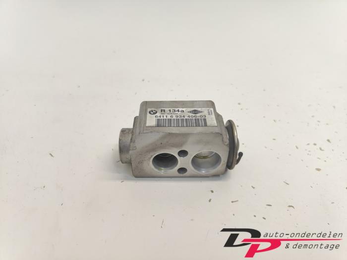 Gebruikte Airco expansieklep BMW 1 serie (E87/87N) 118i 16V Prijs € 13,00 Margeregeling aangeboden door DP Auto-onderdelen & Demontage