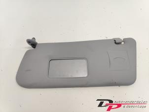 Gebruikte Zonneklep Daihatsu YRV (M2) 1.3 16V DVVT Prijs € 10,00 Margeregeling aangeboden door DP Auto-onderdelen & Demontage