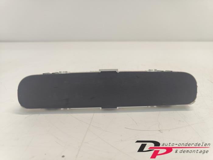 Gebruikte Display Interieur Chevrolet Spark (M300) 1.0 16V Bifuel Prijs € 9,00 Margeregeling aangeboden door DP Auto-onderdelen & Demontage