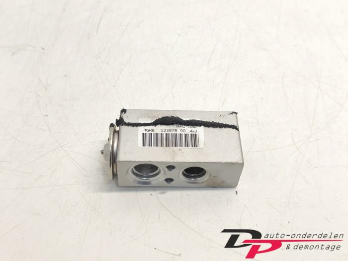 Gebruikte Airco expansieklep Renault Clio IV (5R) 1.5 Energy dCi 90 FAP Prijs € 15,00 Margeregeling aangeboden door DP Auto-onderdelen & Demontage