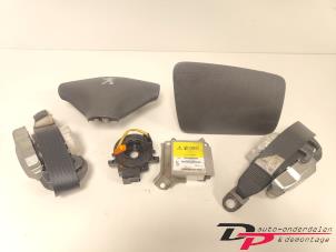 Gebruikte Module + Airbag Set Peugeot 107 1.0 12V Prijs € 165,00 Margeregeling aangeboden door DP Auto-onderdelen & Demontage