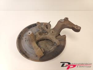 Gebruikte Fusee links-achter Volkswagen Golf VI (5K1) 1.2 TSI BlueMotion Prijs € 23,00 Margeregeling aangeboden door DP Auto-onderdelen & Demontage