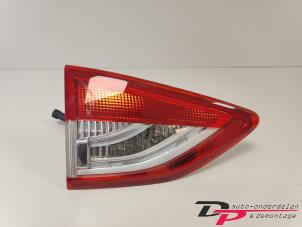Gebruikte Achterlicht links Ford Kuga II (DM2) 1.6 EcoBoost 16V Prijs € 99,00 Margeregeling aangeboden door DP Auto-onderdelen & Demontage