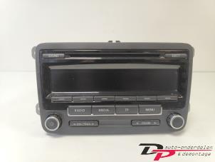 Gebruikte Radio CD Speler Volkswagen Polo V (6R) 1.2 TSI Prijs € 25,00 Margeregeling aangeboden door DP Auto-onderdelen & Demontage