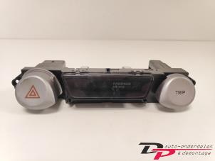 Gebruikte Alarmlicht Schakelaar Hyundai i20 1.2i 16V Prijs € 5,00 Margeregeling aangeboden door DP Auto-onderdelen & Demontage