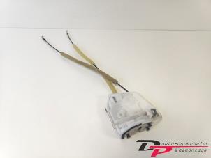 Gebruikte Deurslot Mechaniek 4Deurs rechts-voor Mazda 2 (DE) 1.3 16V S-VT High Power Prijs € 14,00 Margeregeling aangeboden door DP Auto-onderdelen & Demontage