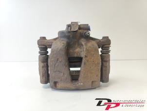 Gebruikte Remklauw (Tang) links-voor Citroen Nemo (AA) 1.4 HDi 70 Prijs € 9,80 Margeregeling aangeboden door DP Auto-onderdelen & Demontage