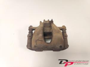 Gebruikte Remklauw (Tang) links-voor Peugeot 308 SW (4E/H) 1.6 VTI 16V Prijs € 9,80 Margeregeling aangeboden door DP Auto-onderdelen & Demontage