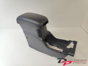Gebruikte Armleuning Citroen C-Crosser 2.4 16V Prijs € 50,00 Margeregeling aangeboden door DP Auto-onderdelen & Demontage