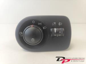 Gebruikte Licht Schakelaar Seat Leon (1P1) 1.6 Prijs € 13,00 Margeregeling aangeboden door DP Auto-onderdelen & Demontage