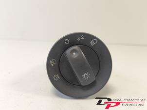 Gebruikte Licht Schakelaar Seat Exeo ST (3R5) 2.0 TDI 16V Prijs € 15,00 Margeregeling aangeboden door DP Auto-onderdelen & Demontage