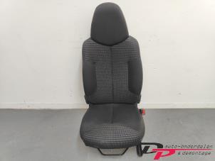 Gebruikte Voorstoel rechts Peugeot 107 1.0 12V Prijs € 50,00 Margeregeling aangeboden door DP Auto-onderdelen & Demontage