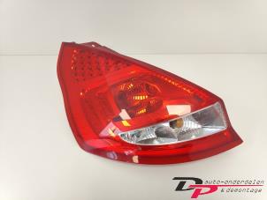 Gebruikte Achterlicht links Ford Fiesta 6 (JA8) 1.25 16V Prijs € 19,00 Margeregeling aangeboden door DP Auto-onderdelen & Demontage