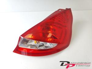 Gebruikte Achterlicht rechts Ford Fiesta 6 (JA8) 1.25 16V Prijs € 19,00 Margeregeling aangeboden door DP Auto-onderdelen & Demontage