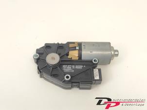 Gebruikte Schuifdak Motor Peugeot 3008 I (0U/HU) 1.6 16V THP 150 Prijs € 35,00 Margeregeling aangeboden door DP Auto-onderdelen & Demontage