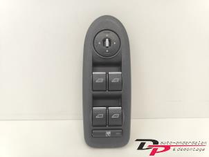 Gebruikte Elektrisch Raam Schakelaar Ford C-Max (DM2) 1.8 16V Prijs € 19,00 Margeregeling aangeboden door DP Auto-onderdelen & Demontage