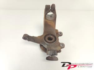 Gebruikte Fusee links-voor Ford C-Max (DM2) 1.8 16V Prijs € 25,00 Margeregeling aangeboden door DP Auto-onderdelen & Demontage