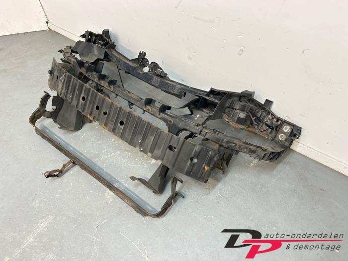 Frontpaneel van een Ford Focus C-Max 1.6 16V 2005