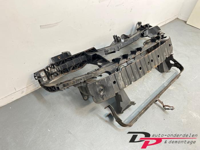 Frontpaneel van een Ford Focus C-Max 1.6 16V 2005