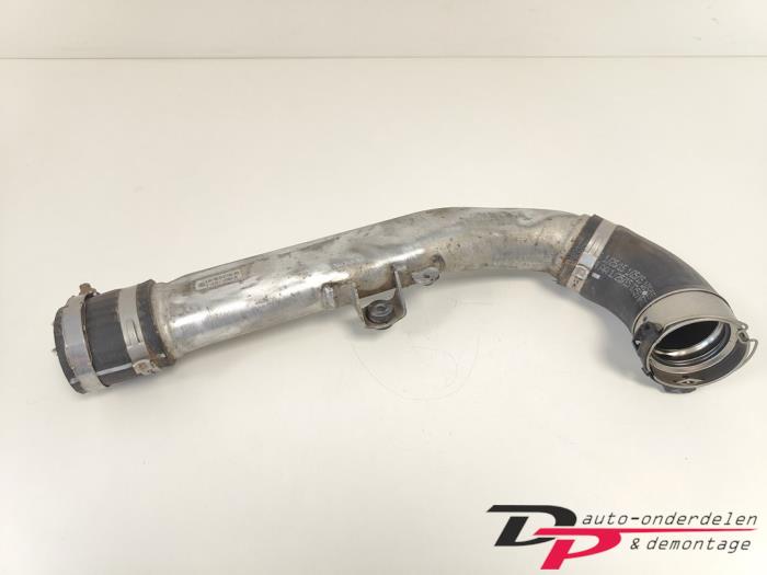 Gebruikte Intercooler Buis Mercedes C Estate (S205) C-220 CDI BlueTEC, C-220 d 2.2 16V Prijs € 25,00 Margeregeling aangeboden door DP Auto-onderdelen & Demontage