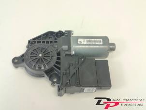 Gebruikte Raammotor Portier Volkswagen Golf Plus (5M1/1KP) 1.6 FSI 16V Prijs € 14,00 Margeregeling aangeboden door DP Auto-onderdelen & Demontage